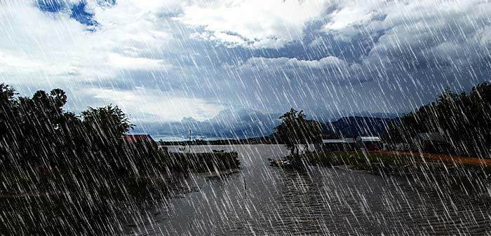 Monsoon Rain at the Gulf of Thailand by Asienreisender